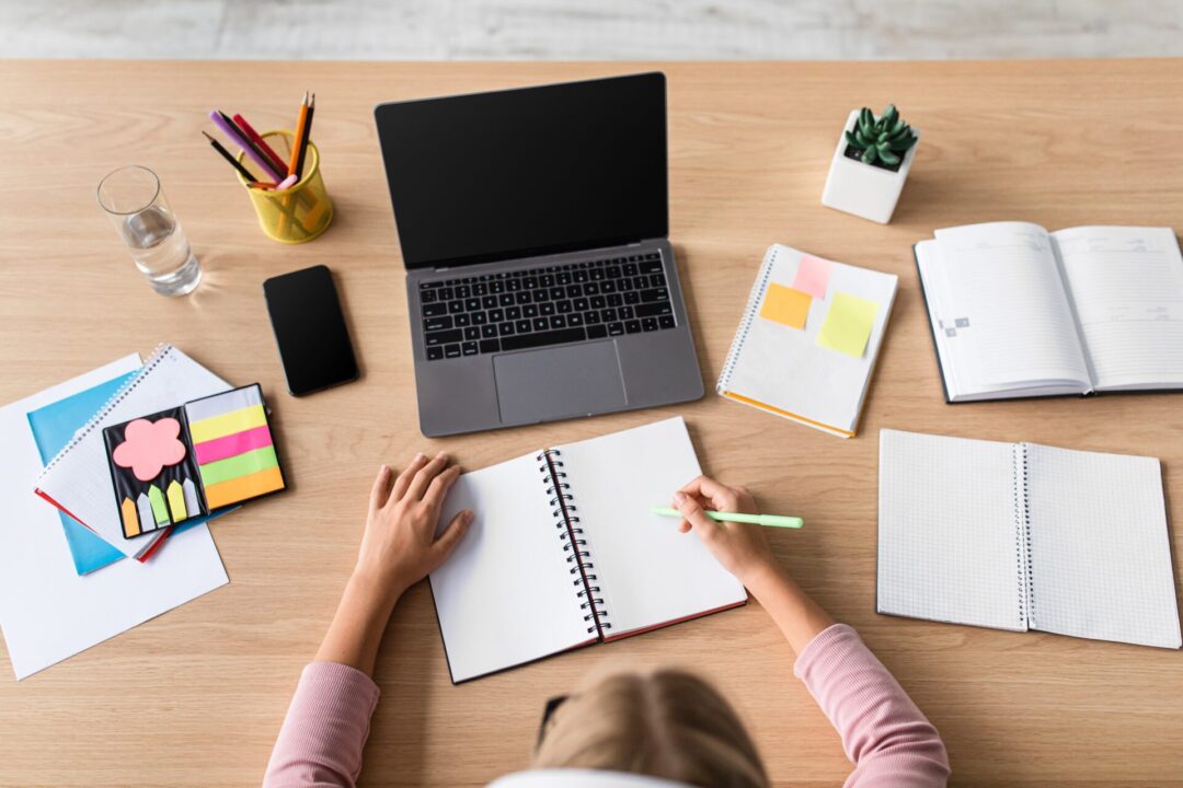 estudo caderno post-it notebook
